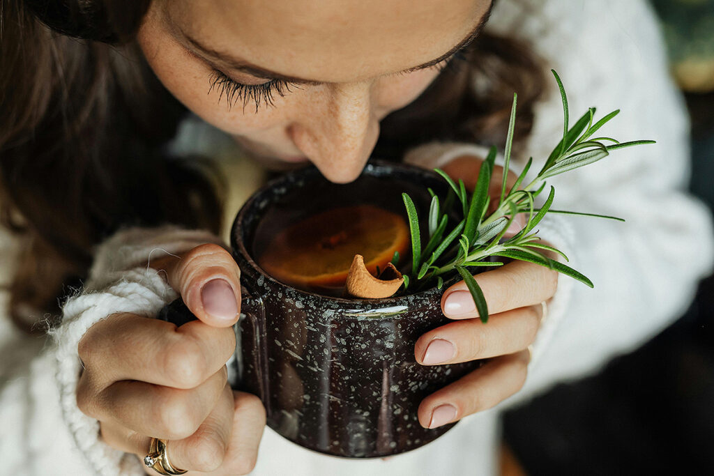 The Autumn Softening: A Simple Fall Ritual to Return Home to Yourself pexels karolina grabowska 5421537